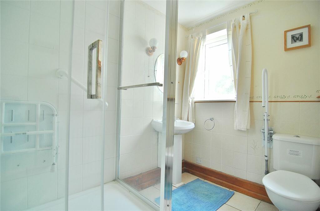 3 bedroom semidetached house for sale in Barrowfield Road, Stroud