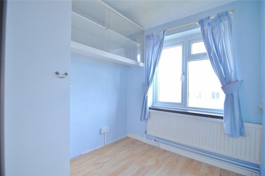 3 bedroom semidetached house for sale in Barrowfield Road, Stroud