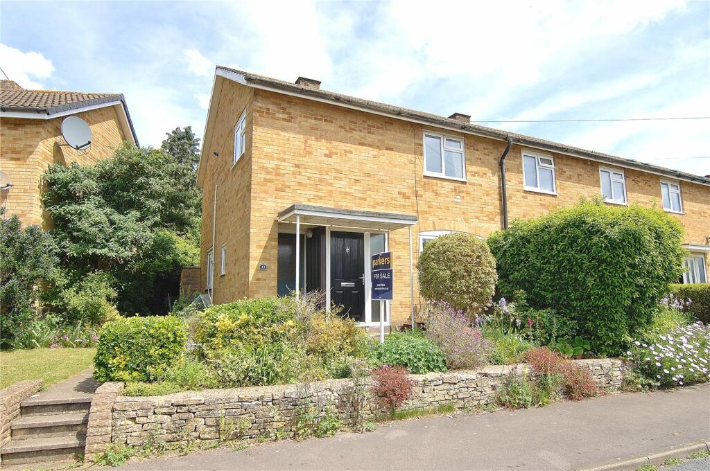 3 bedroom end of terrace house for sale in Mathews Way, Paganhill