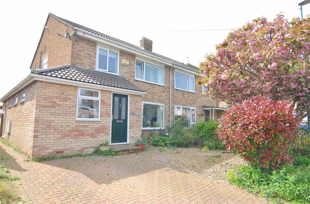 3 bedroom semidetached house for sale in Robbins Close, Ebley, Stroud, Gloucestershire, GL5