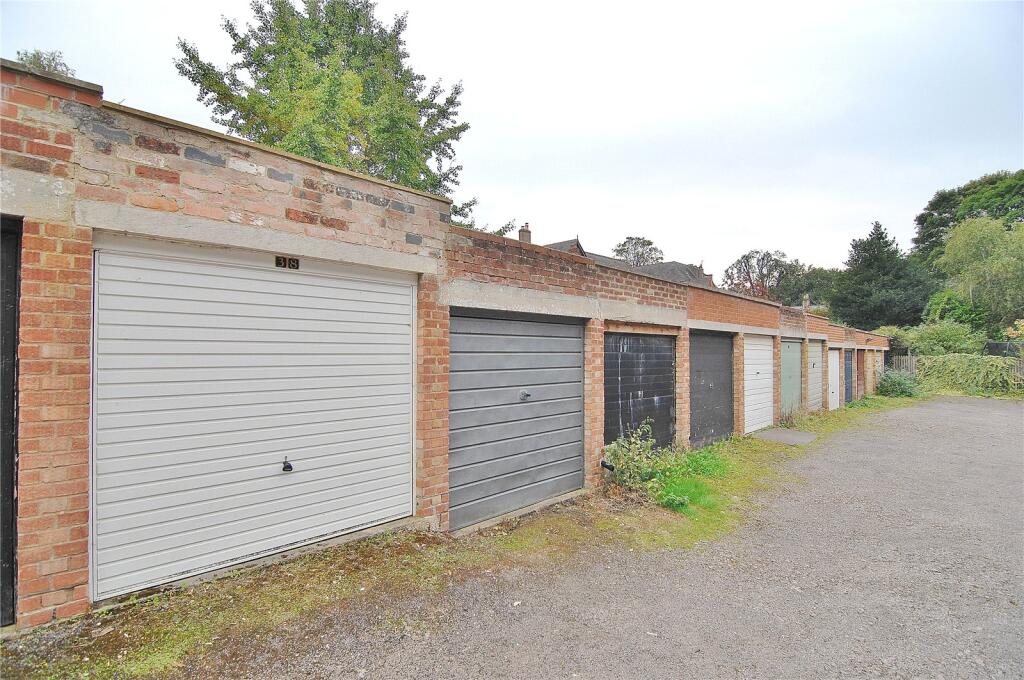 Main image of property: Rodborough Avenue, Stroud, Gloucestershire, GL5