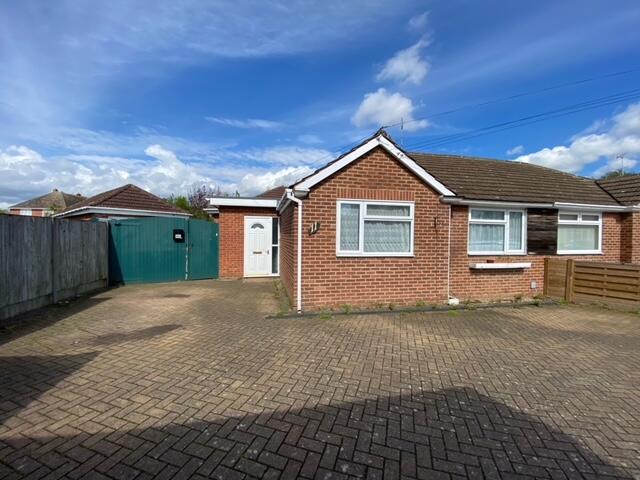 3 bedroom bungalow for rent in Chaucer Close, CANTERBURY, CT1