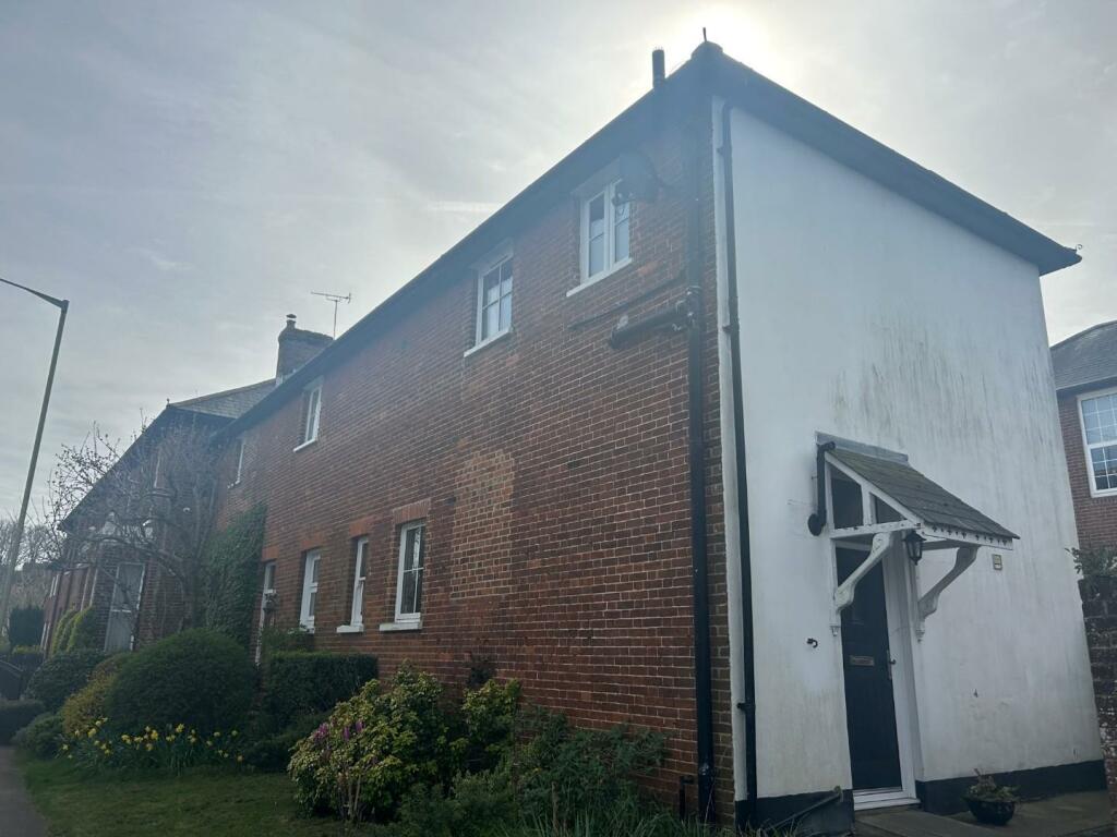 2 bedroom cottage for rent in Redyear Cottages Kennington Road, Willesborough,, TN24