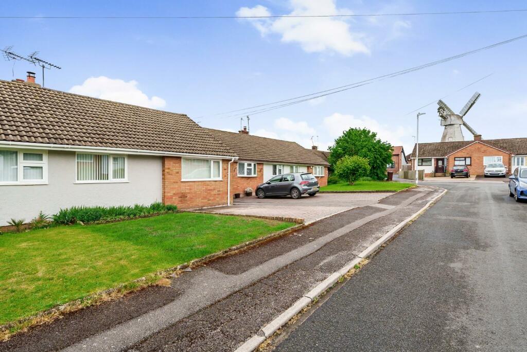 2 bedroom semidetached bungalow for sale in Windmill Close