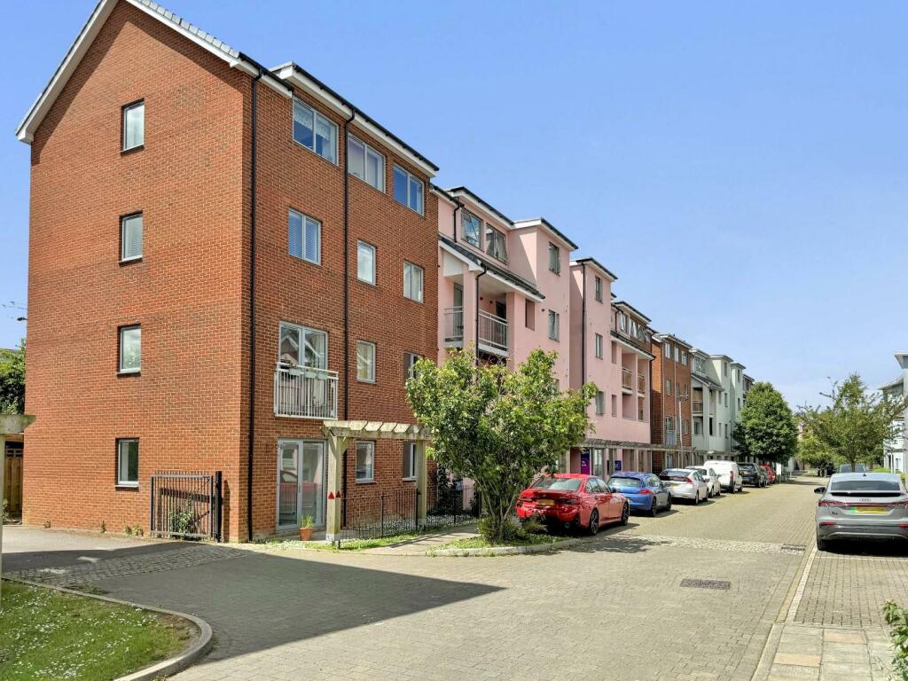 2 bedroom apartment for sale in Drummond Grove, Willesborough, Ashford TN24