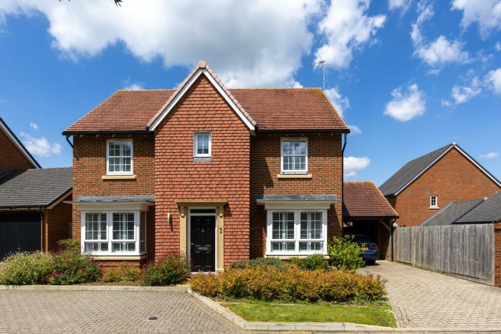 4 bedroom detached house for sale in Pine Way, Willesborough, Ashford TN24