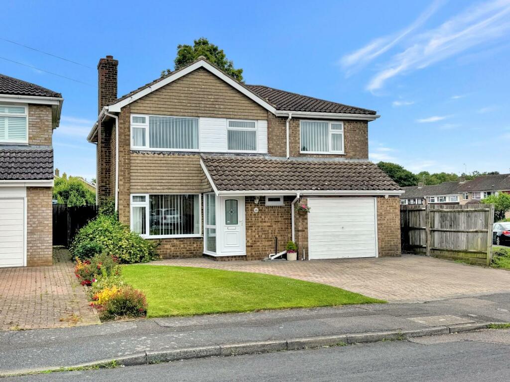 4 bedroom detached house for sale in Cradlebridge Drive, Willesborough