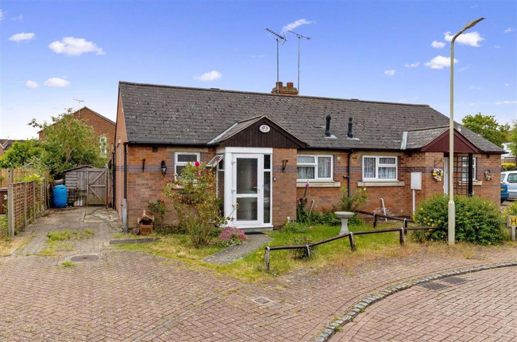 1 bedroom semi-detached bungalow for sale in Cygnet Way, Ashford, Kent ...