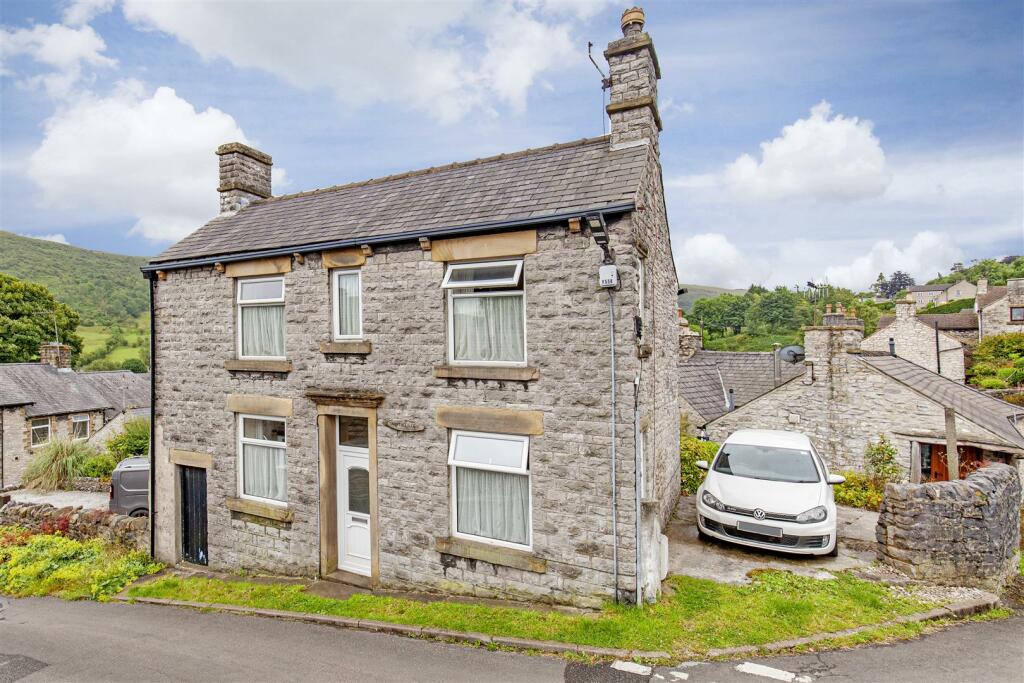 2 bedroom detached house for sale in Smithy Hill, Bradwell, S33