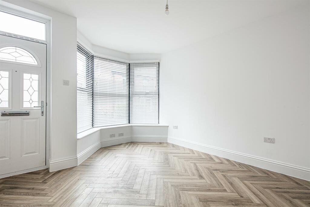 3 bedroom terraced house for sale in 80 South View Crescent, Nether