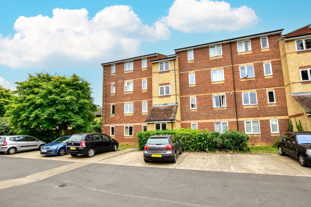 Studio apartment for sale in Lundy House, Himalayan Way, Watford, Hertfordshire, WD18