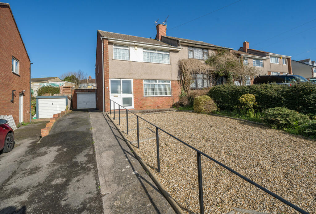 3 bedroom semidetached house for sale in Kingscote Park, Bristol