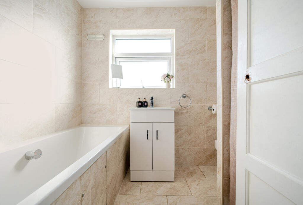 Additional property image - Earlstone Crescent, Bristol, Gloucestershire, BS30