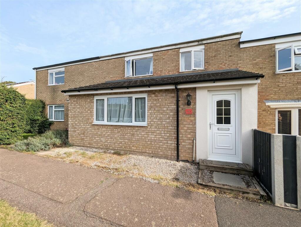 3 bedroom house for sale in Bude Crescent, Stevenage, SG1