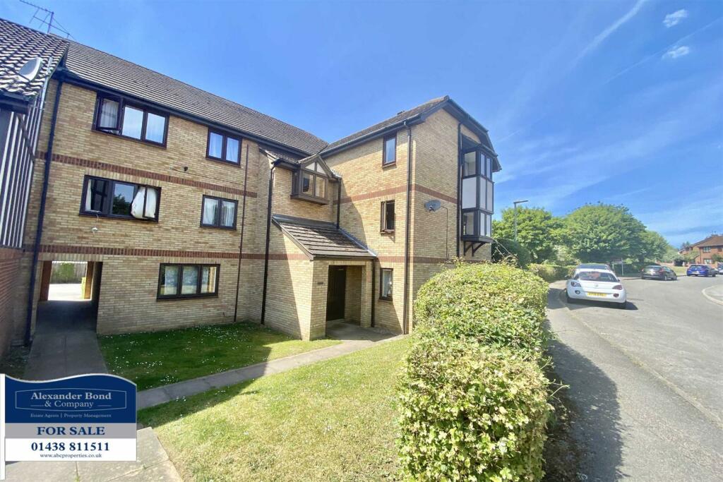 2 bedroom apartment for sale in Kerr Close, Knebworth, SG3