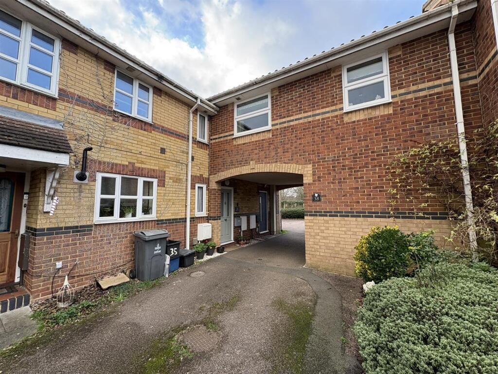 Main image of property: Augustus Gate, Stevenage, Stevenage