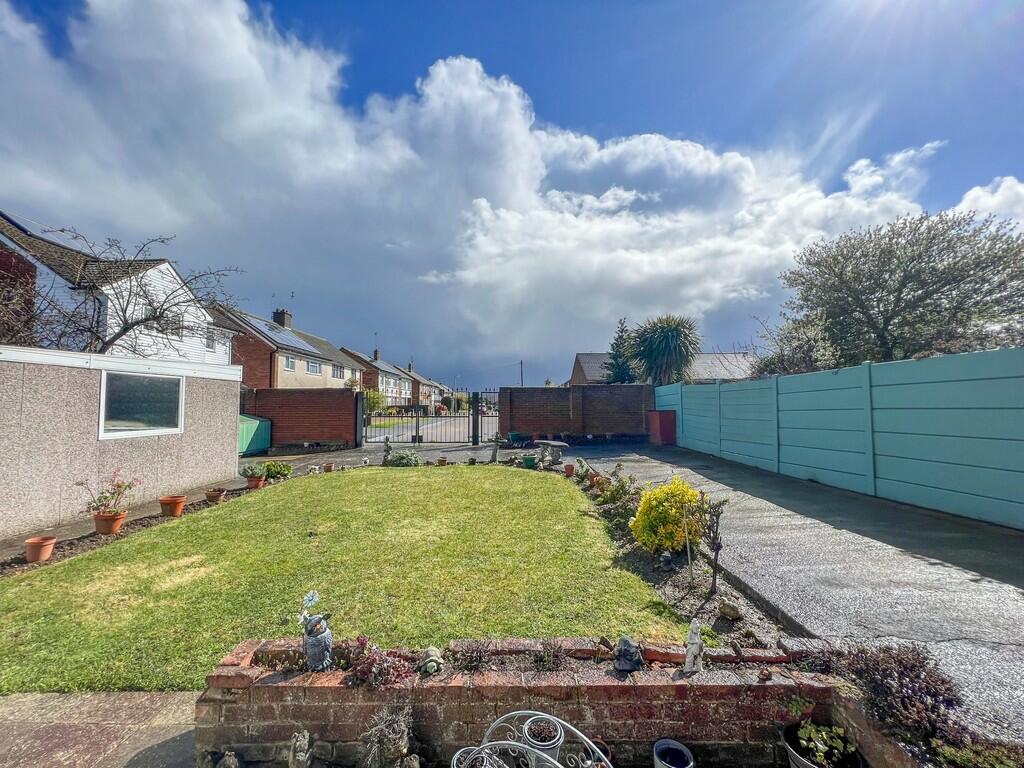 4 bedroom detached house for sale in Ferry Road, Hullbridge, SS5