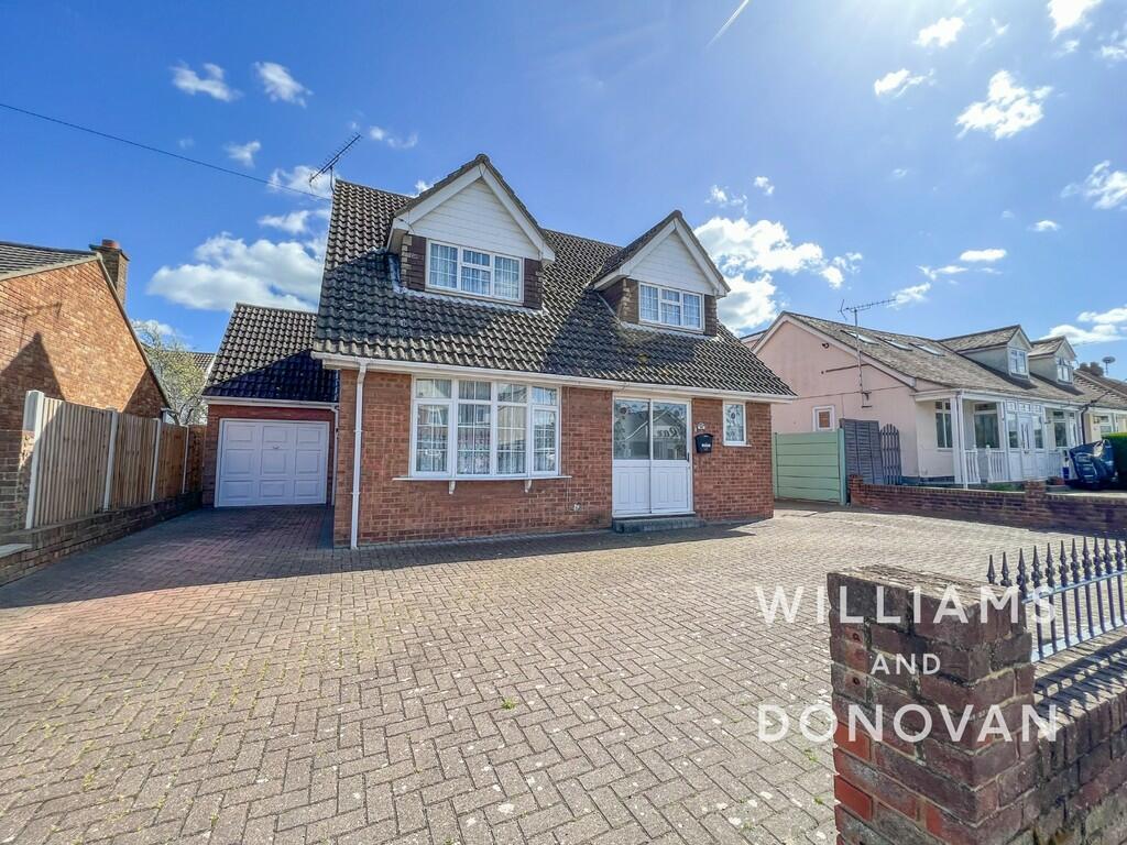 4 bedroom detached house for sale in Ferry Road, Hullbridge, SS5
