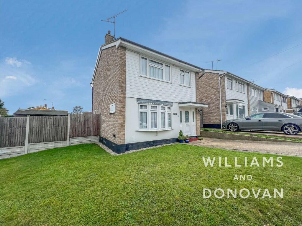 3 bedroom detached house for sale in The Avenue, Hullbridge, SS5