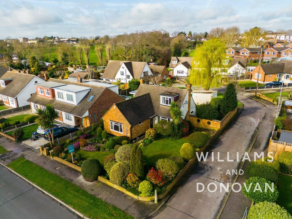 3 bedroom chalet for sale in Nelson Road, Rayleigh, SS6