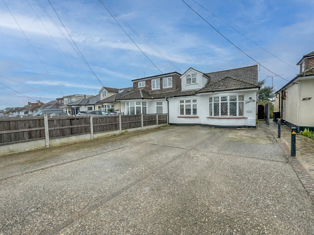 Main image of property: Oxford Road, Rochford, SS4 1