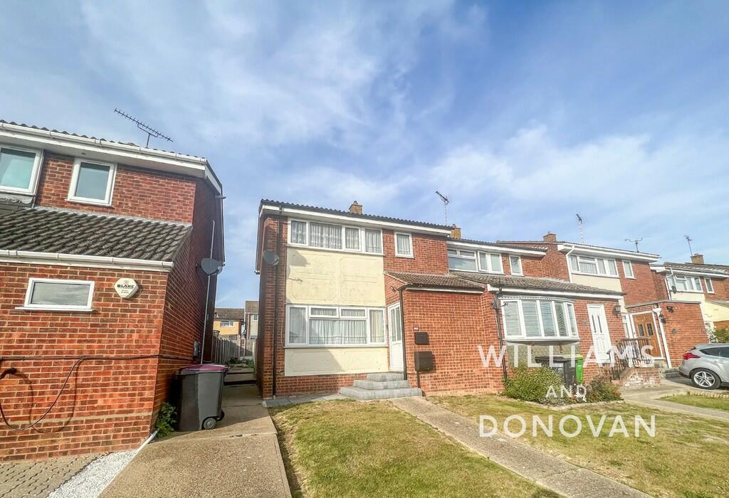 3 bedroom end of terrace house for sale in Cedar Walk, Canewdon