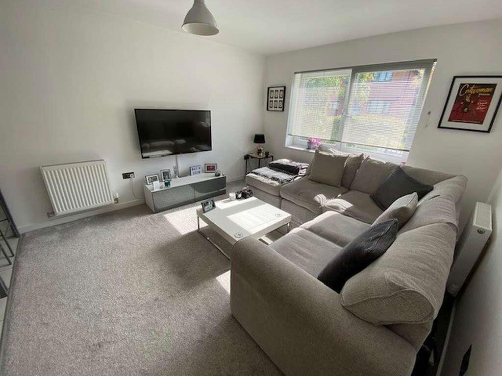 Main image of property: Apt 79 32 Sheen Gardens, H/Green, M22 5LF