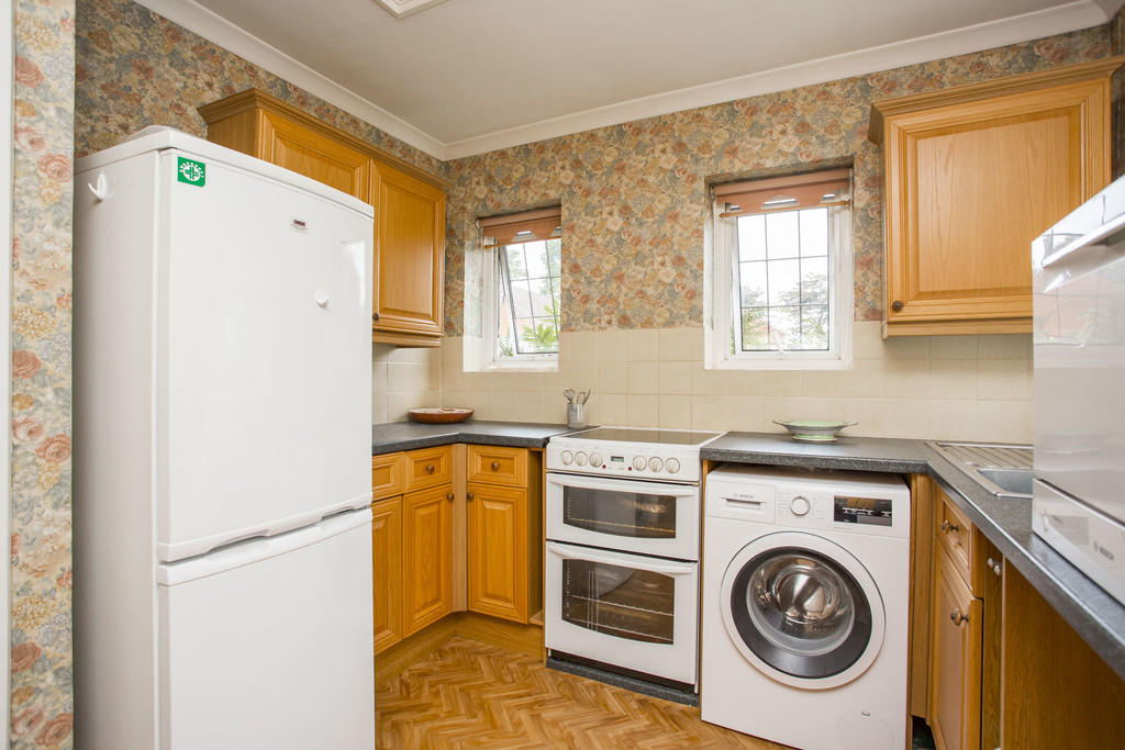 2 bedroom detached bungalow for sale in High Cross Fields, Crowborough, TN6