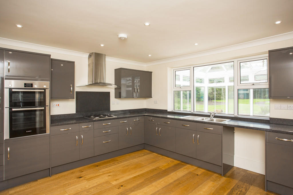 4 bedroom detached bungalow for sale in Straight Half Mile, Maresfield