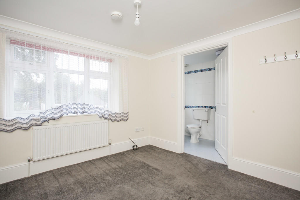 4 bedroom detached bungalow for sale in Straight Half Mile, Maresfield