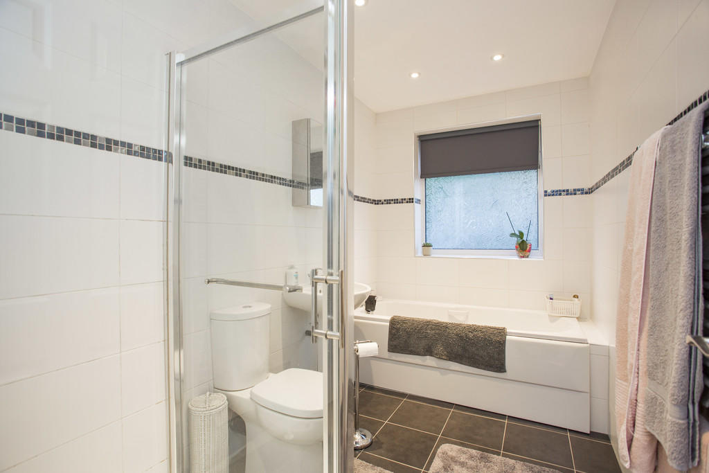 4 bedroom detached house for sale in Green Lane, Crowborough, TN6