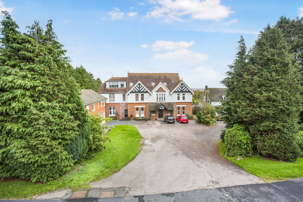 3 bedroom apartment for sale in Queens Road, Crowborough, TN6