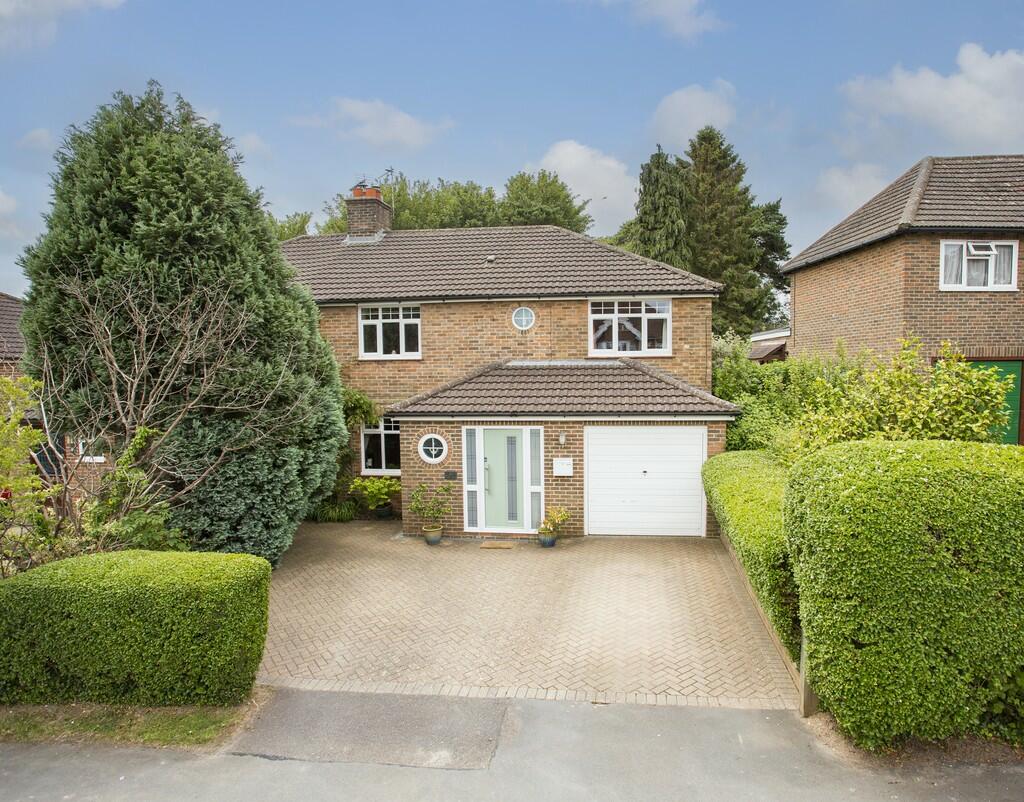 4 bedroom semidetached house for sale in West Beeches Road