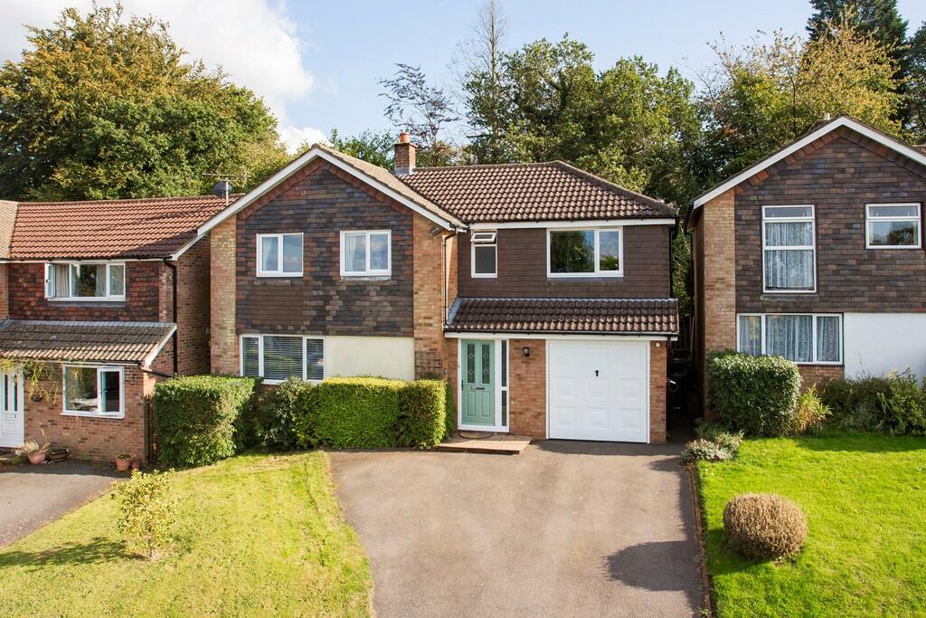 4 bedroom detached house for sale in Common Wood Rise, Crowborough, TN6