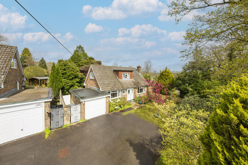3 bedroom detached house for sale in Blackness Road, Crowborough, TN6
