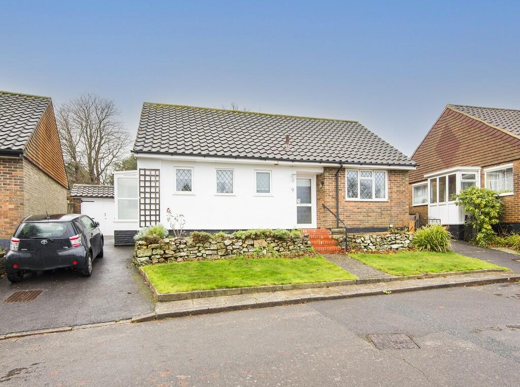 2 bedroom detached bungalow for sale in High Cross Fields, Crowborough, TN6