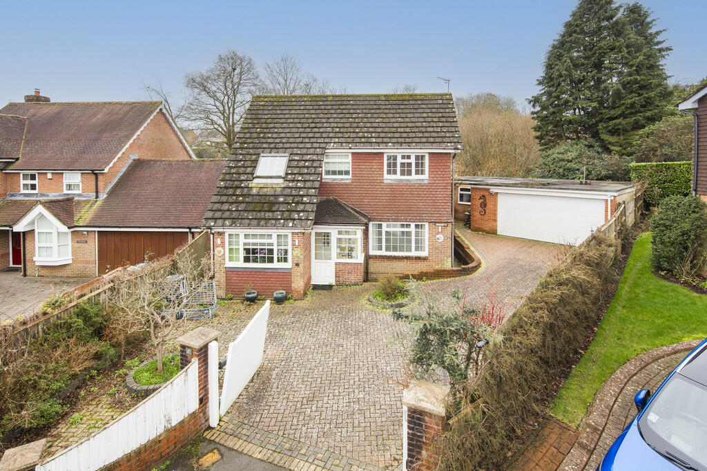 4 bedroom detached house for sale in Eridge Drive, Crowborough, TN6