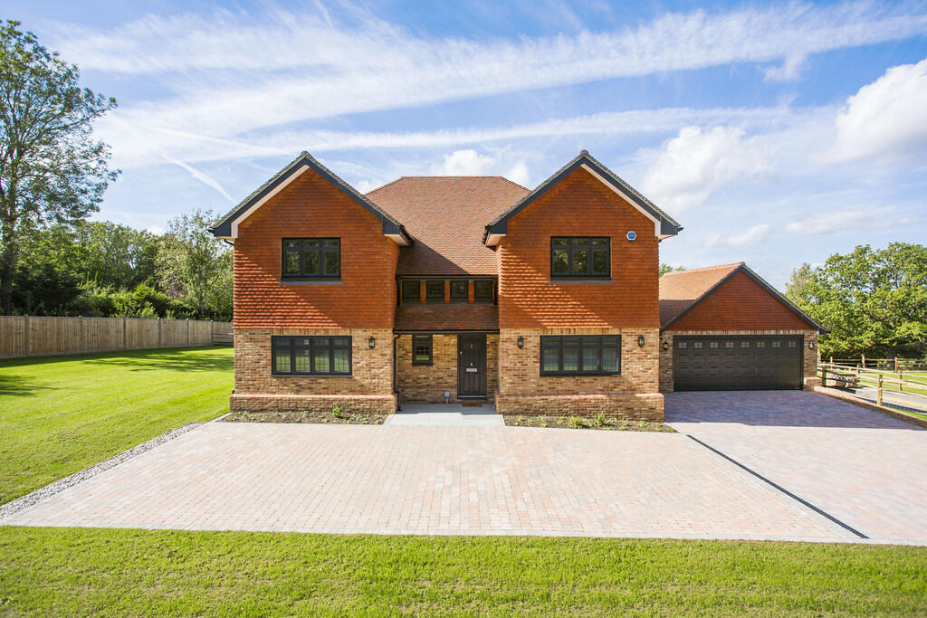 4 bedroom detached house for sale in Eridge Road, Crowborough, TN6