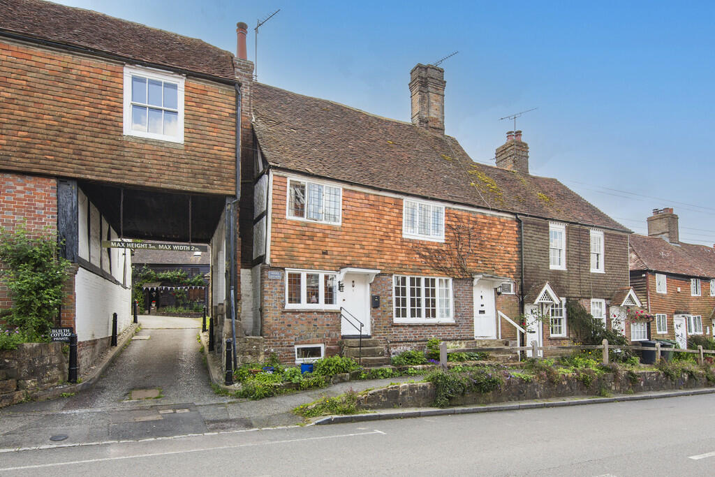 2 bedroom end of terrace house for sale in Church Road, Rotherfield, TN6