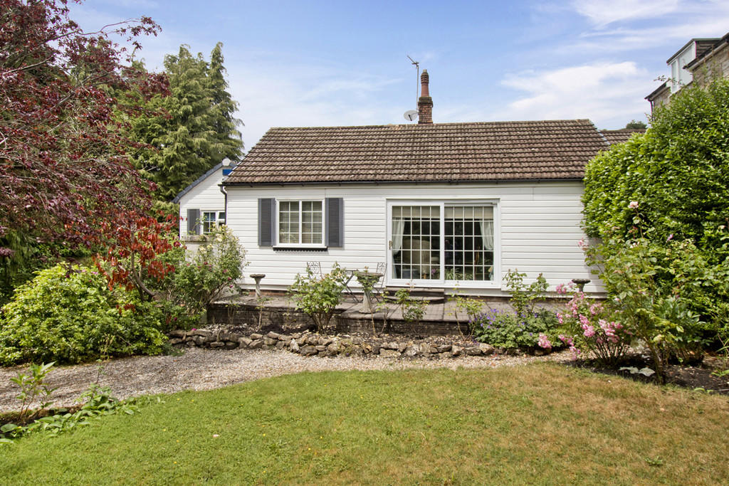 4 bedroom semidetached bungalow for sale in Beacon Road, Crowborough, TN6
