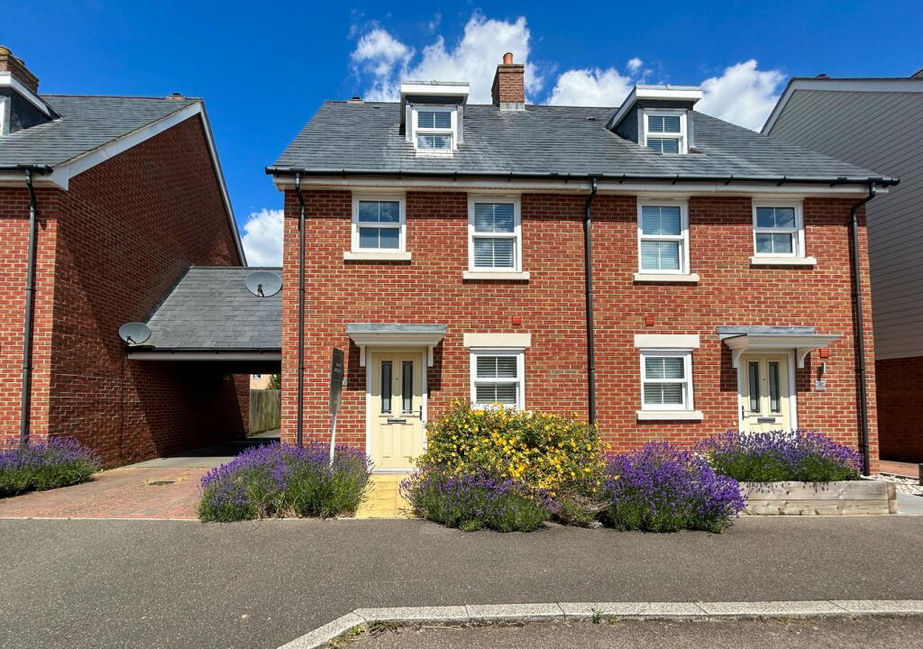 3 bedroom semidetached house for sale in Sherrington Grove