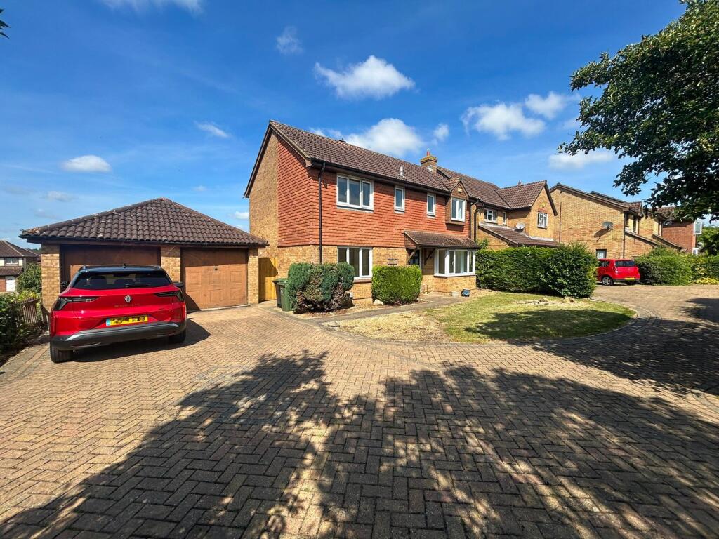 4 bedroom detached house