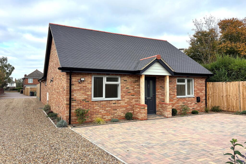 Main image of property: Shefford Road, Clifton, SG17