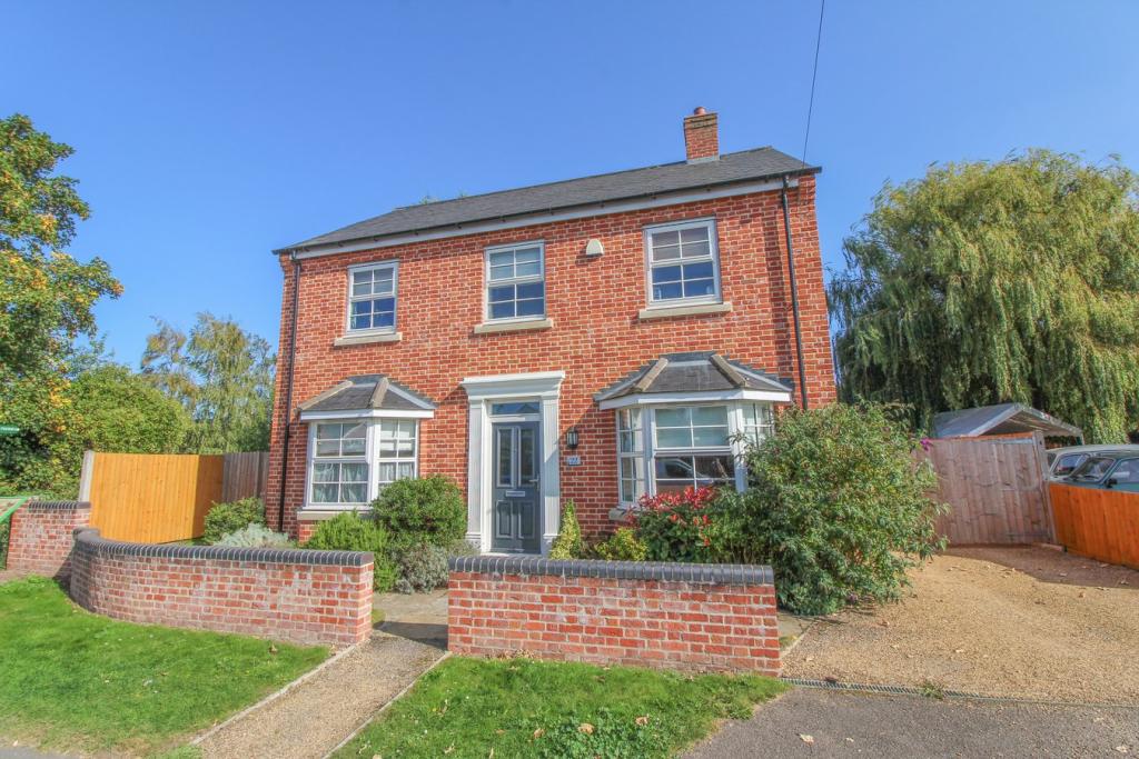 4 bedroom detached house for sale in High Street, Blunham, Bedford, MK44