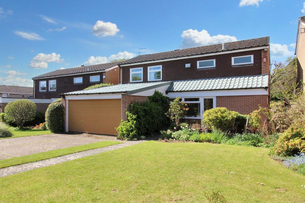 Main image of property: Broadcroft, Letchworth Garden City, SG6