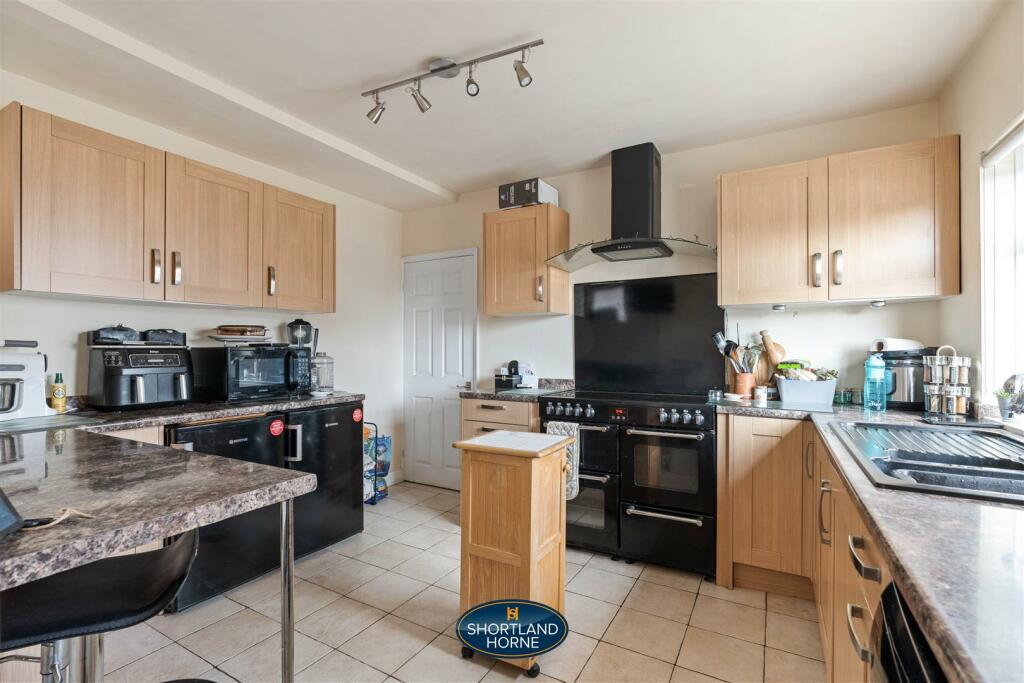 Additional property image - Knoll Drive, Styvechale, Coventry