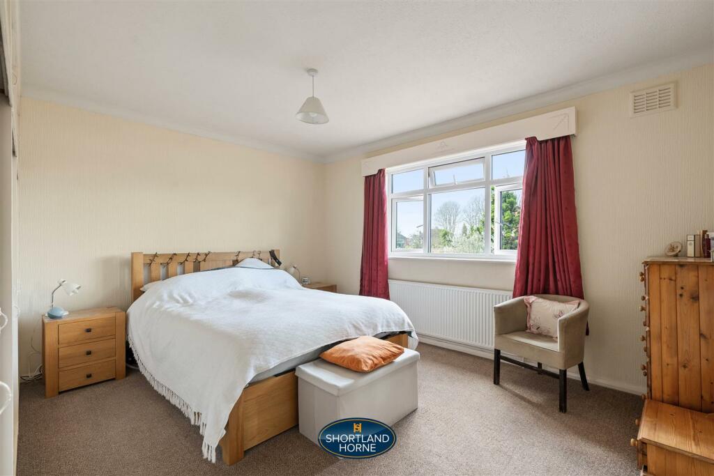 Additional property image - Knoll Drive, Styvechale, Coventry