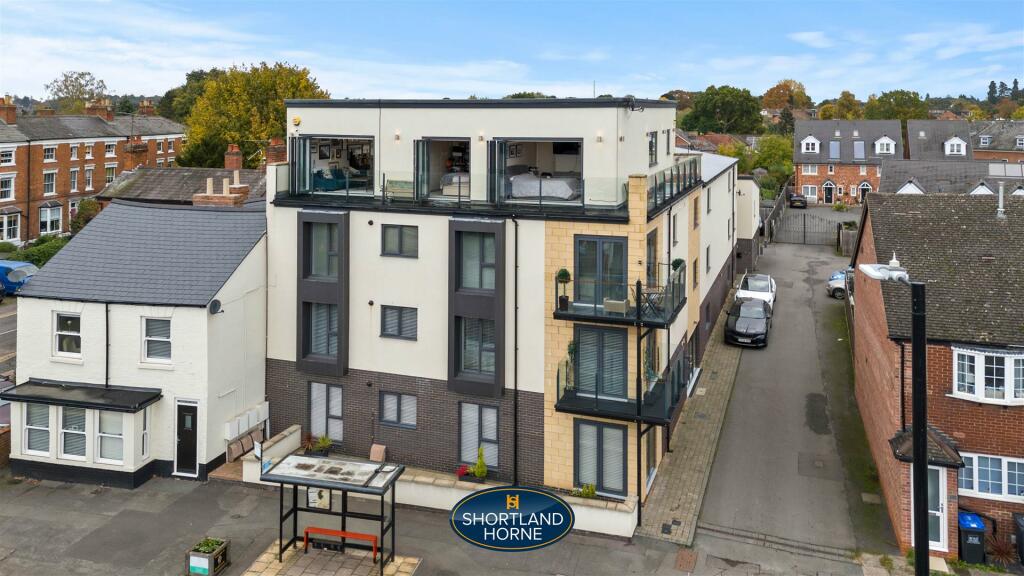 3 bedroom penthouse for sale in Warwick Road, Kenilworth, CV8