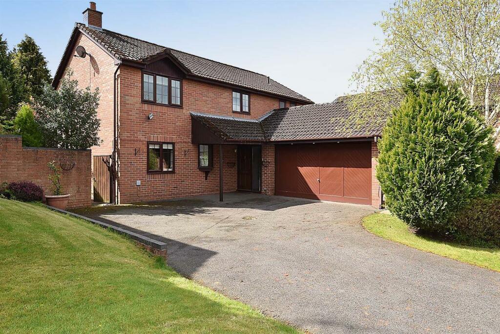 4 bedroom detached house for sale in Muirfield Drive, Tytherington