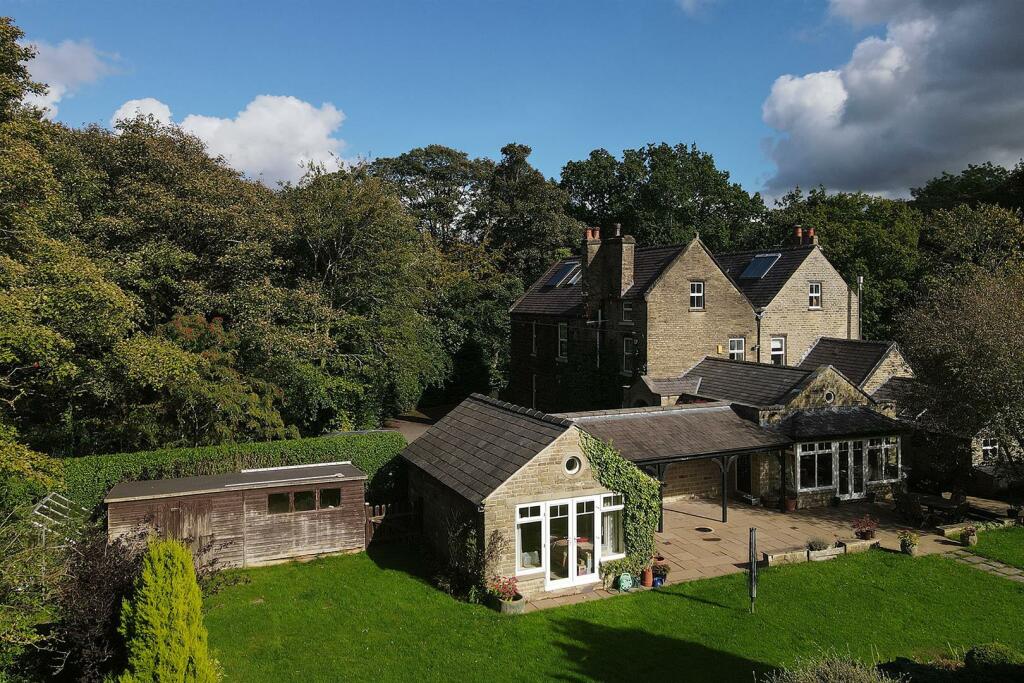 6 bedroom semidetached house for sale in Clough Bank House, Clough